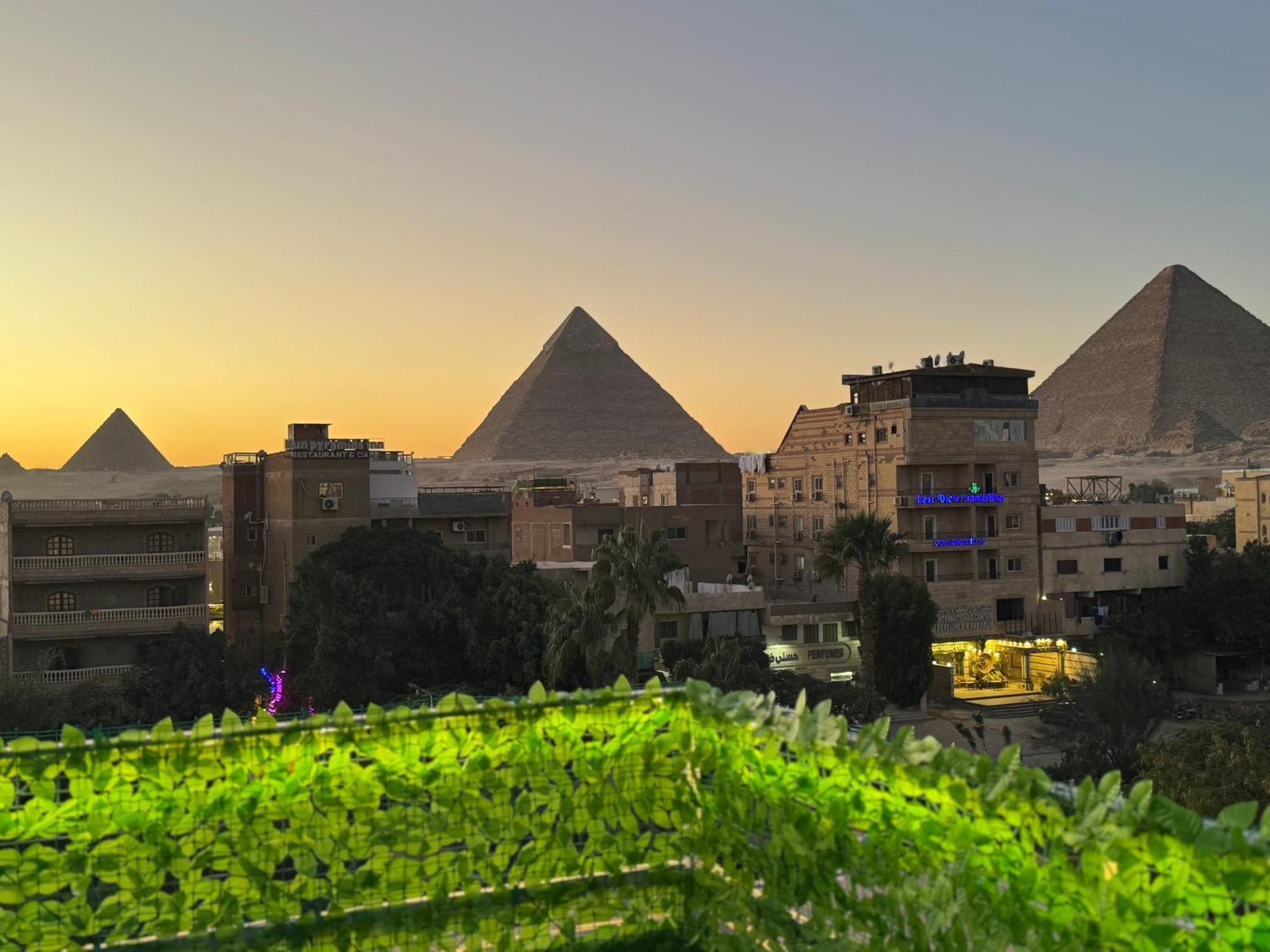 Nefertiti Pyramids View Hotel Cairo Exterior foto