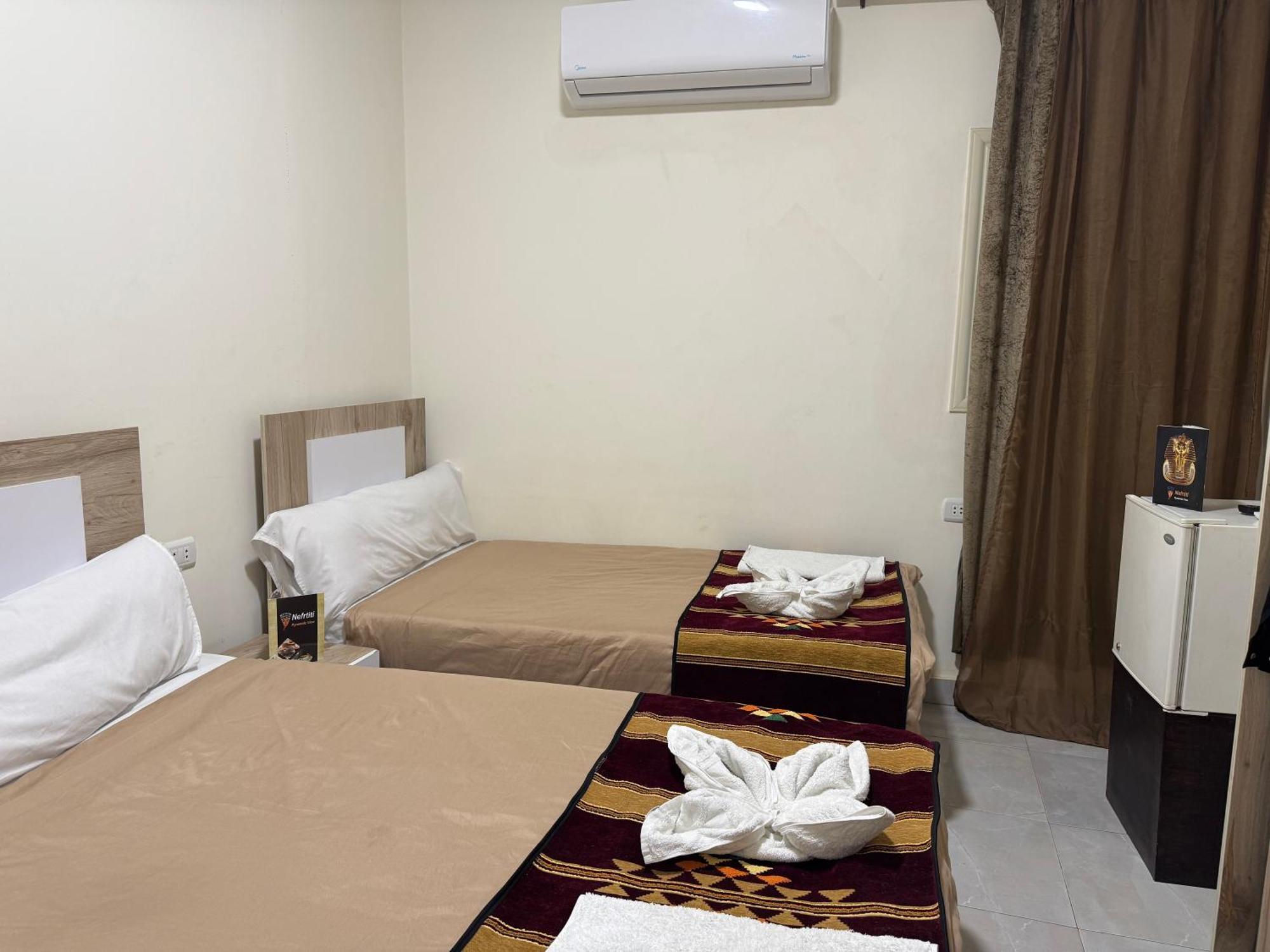 Nefertiti Pyramids View Hotel Cairo Exterior foto