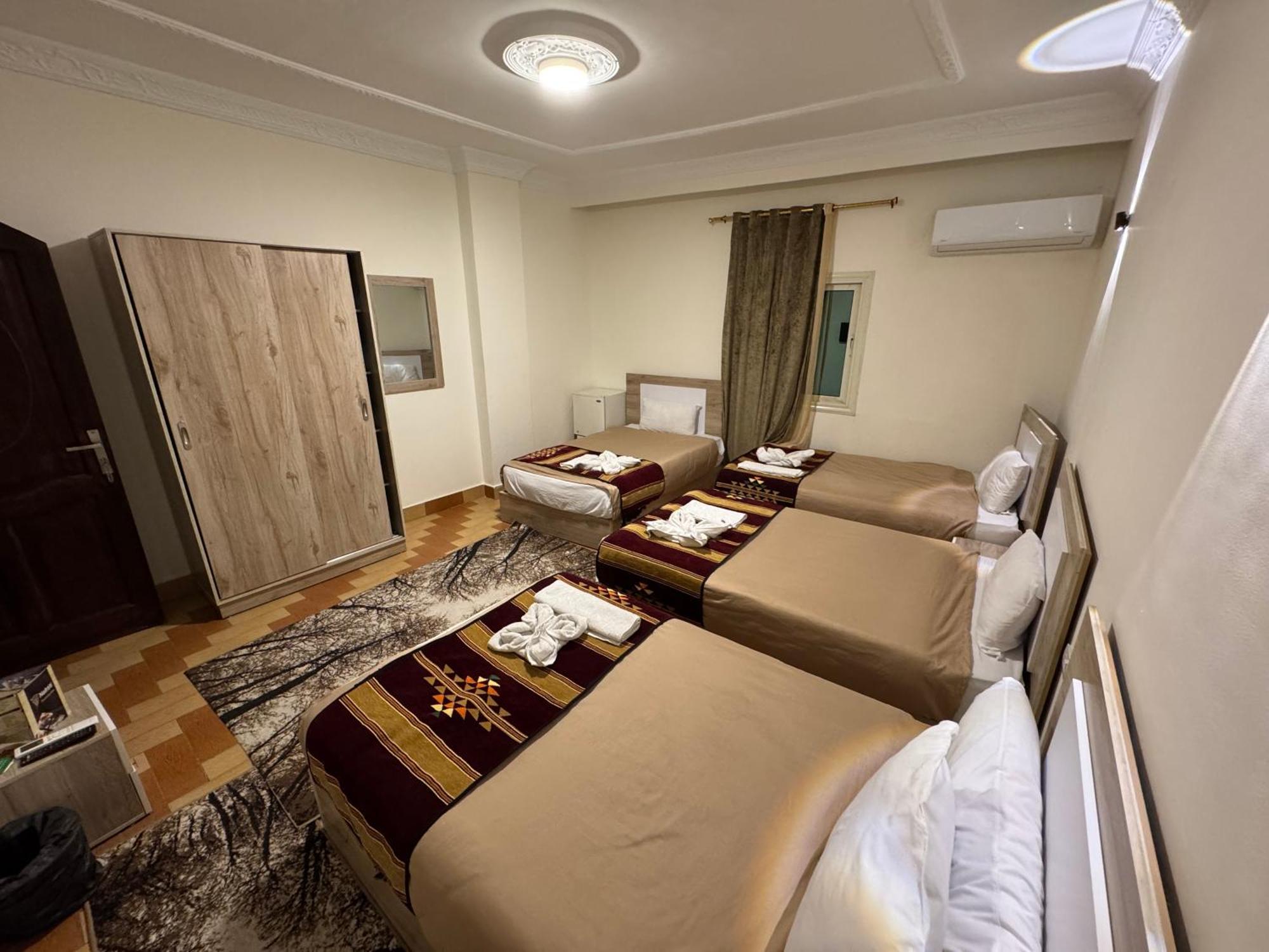 Nefertiti Pyramids View Hotel Cairo Exterior foto